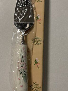 Vintage Cake & Pie Server with Floral-Patterned Porcelain Handle by Japan “Love